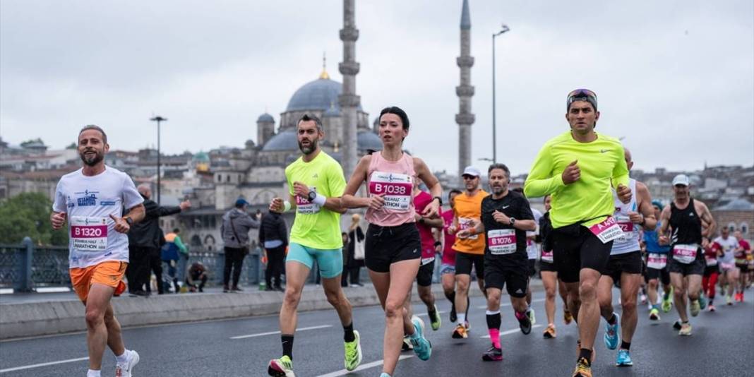 19. İstanbul Yarı Maratonu'nun kazananları Kenya ve Faslı atletler oldu 6